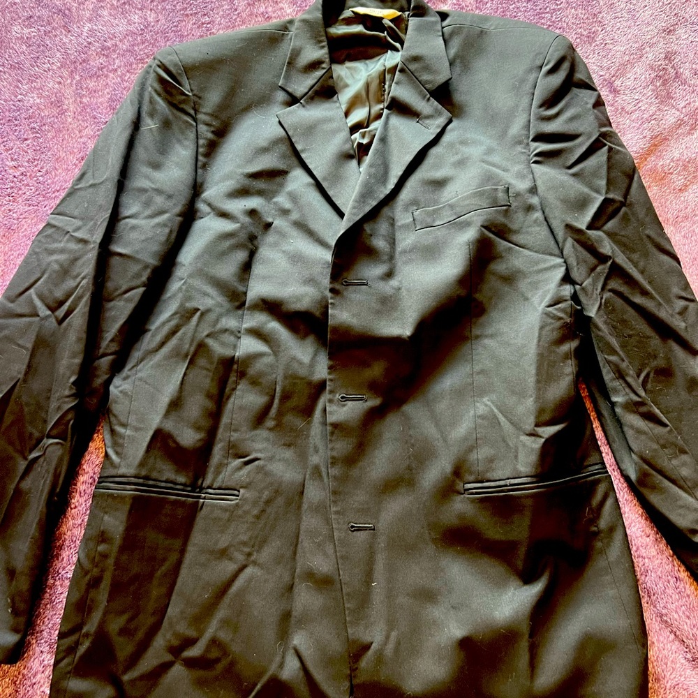 Black men’s sport coat. Size 43 long.